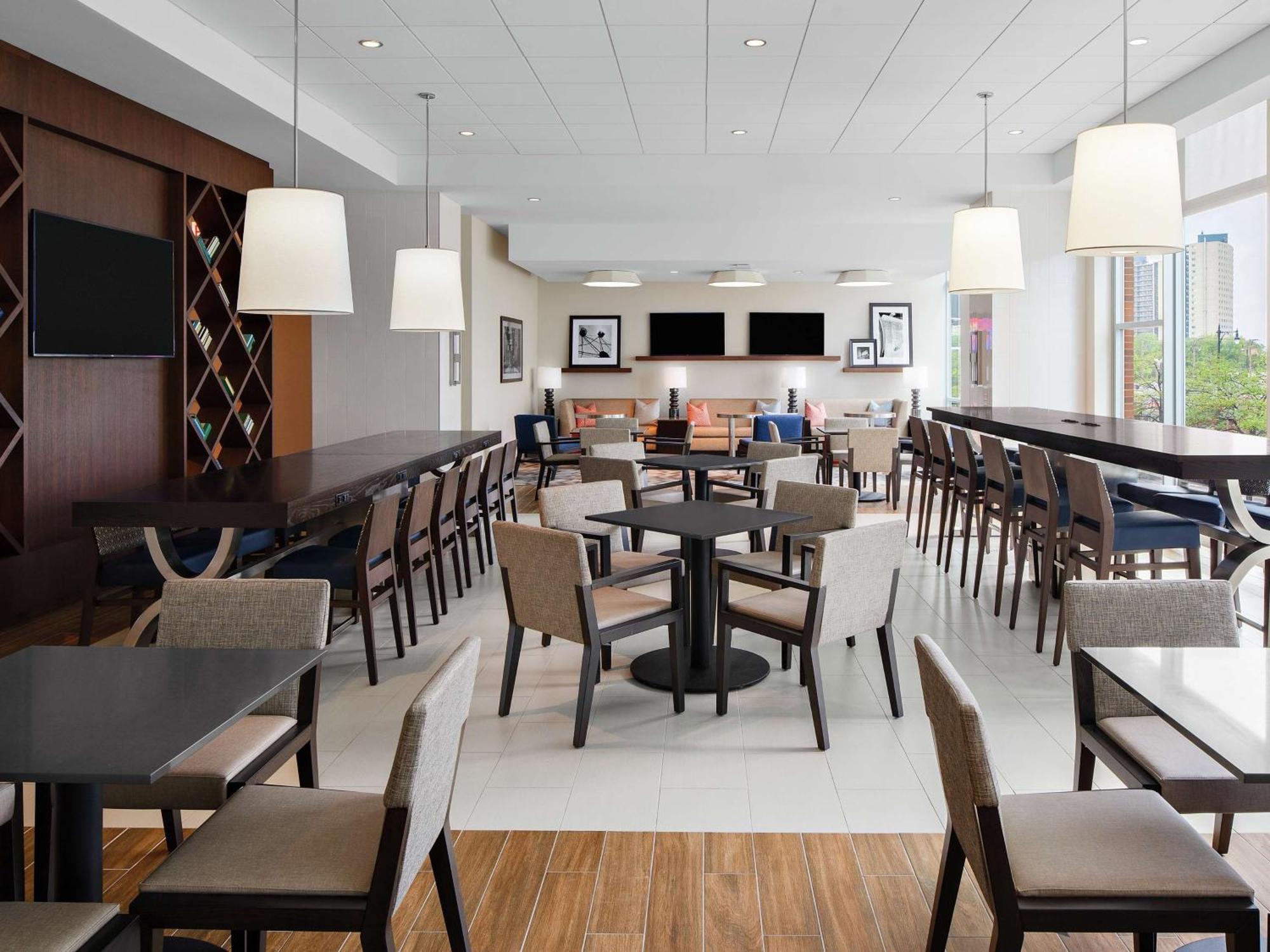 Hampton Inn Chicago Mccormick Place Ngoại thất bức ảnh